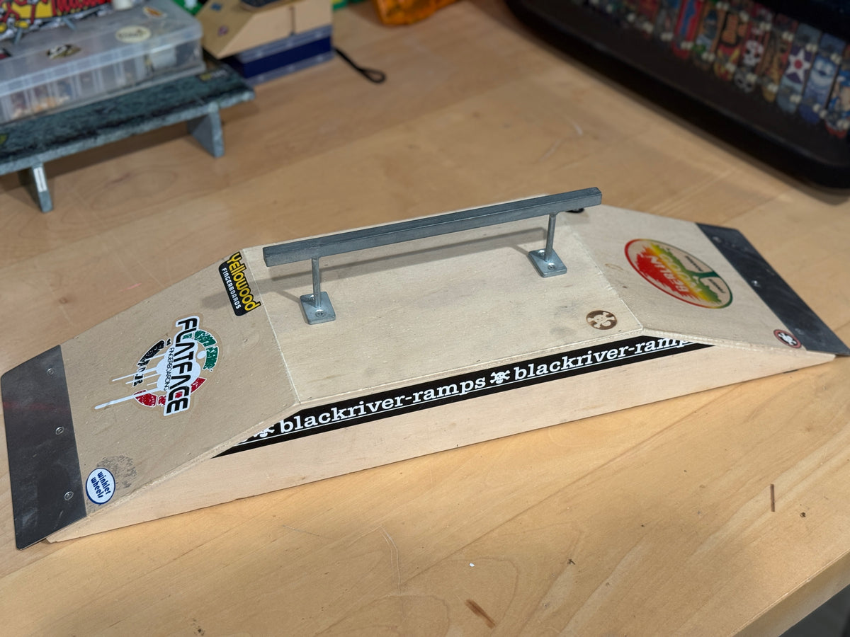 Blackriver Ramps Skatepark Vintage Funbox Rail Fingerboard Ramp