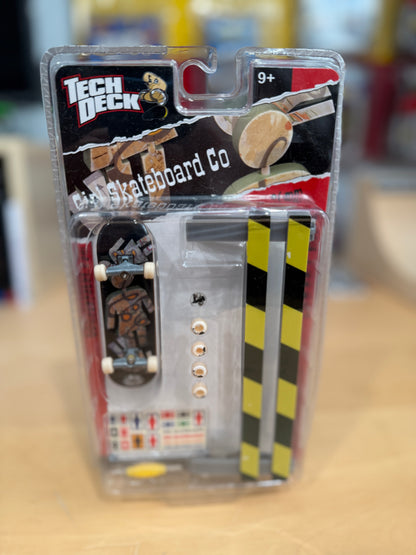 Tech Deck Girl Skateboards Rail Set – 96mm Board + Barrier – Sealed Vintage Set