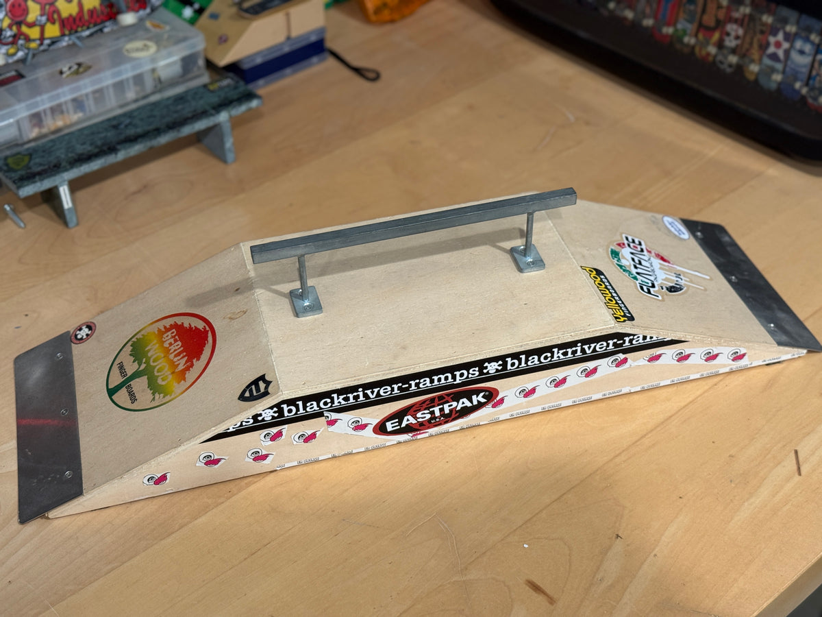 Blackriver Ramps Skatepark Vintage Funbox Rail Fingerboard Ramp